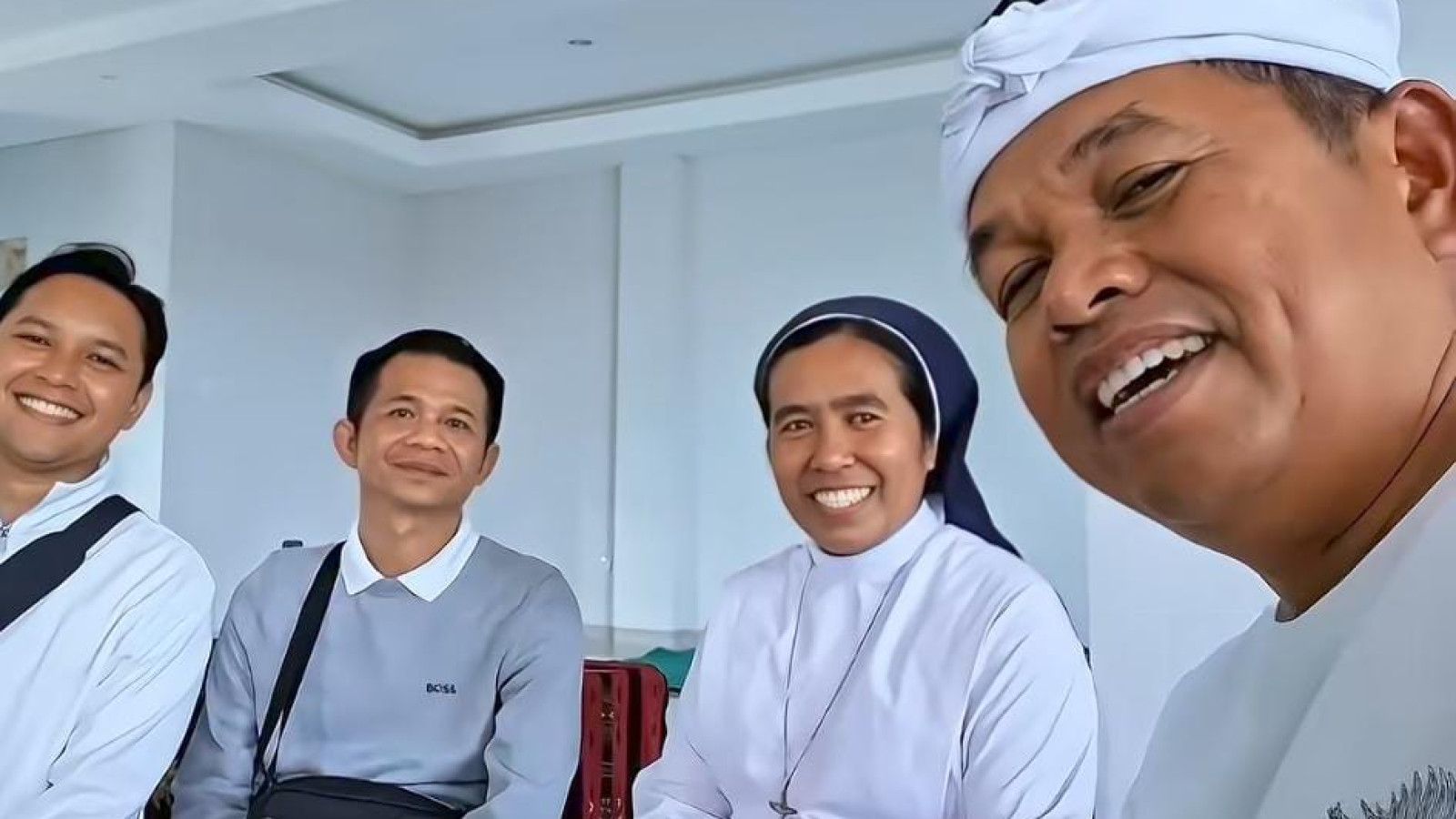 Gubernur Dedi Mulyadi Kembali Memulangkan Korban Perdagangan Manusia dari Maumere