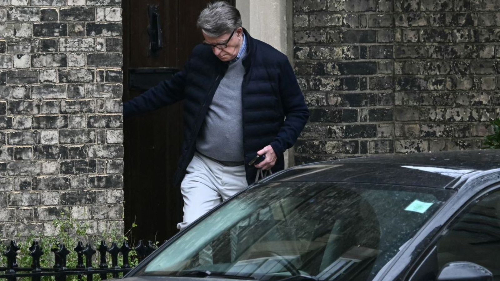Mantan Duta Besar Inggris Peter Mandelson Dibebaskan setelah Penangkapan Terkait Jeffrey Epstein
