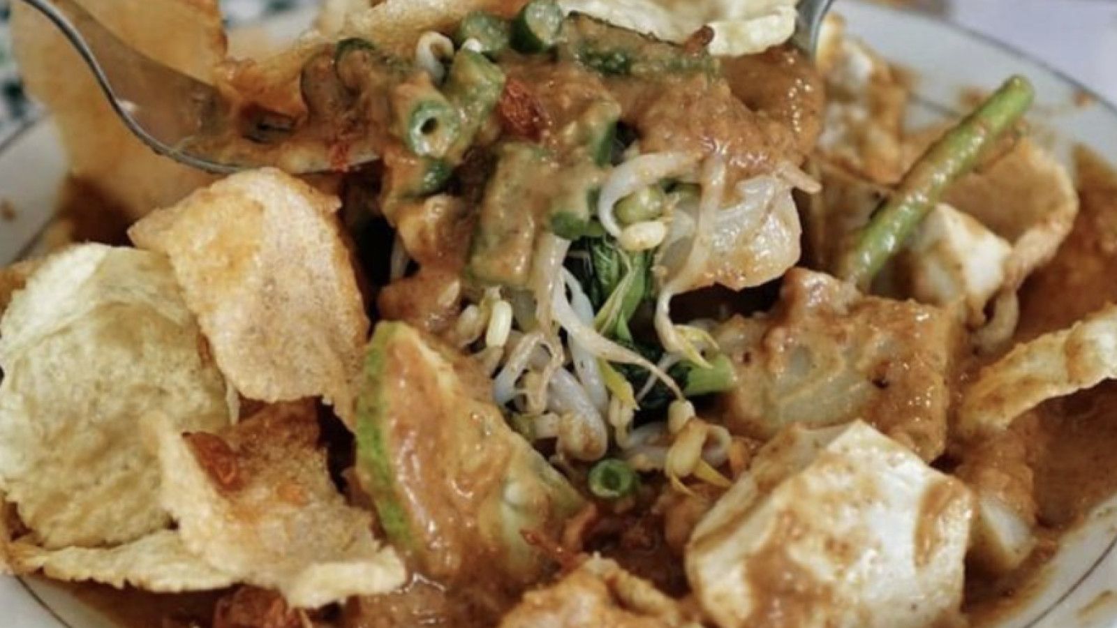 Menyajikan Gado-Gado: Resep dan Cara yang Simpel
