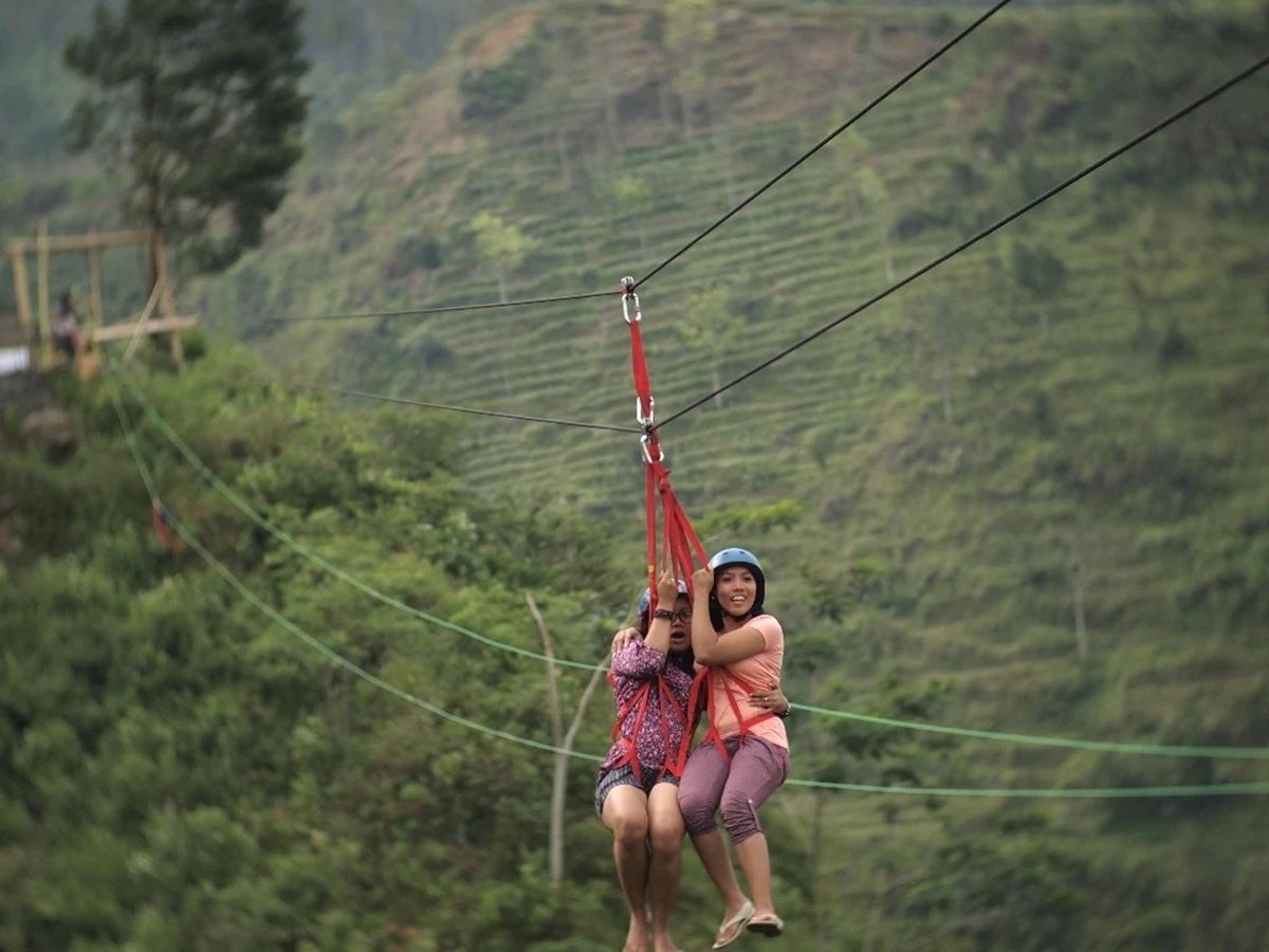 3 Flying Fox Terpanjang dan Ter-Ekstrem di Indonesia, Berani Uji Nyali di Angkasa?