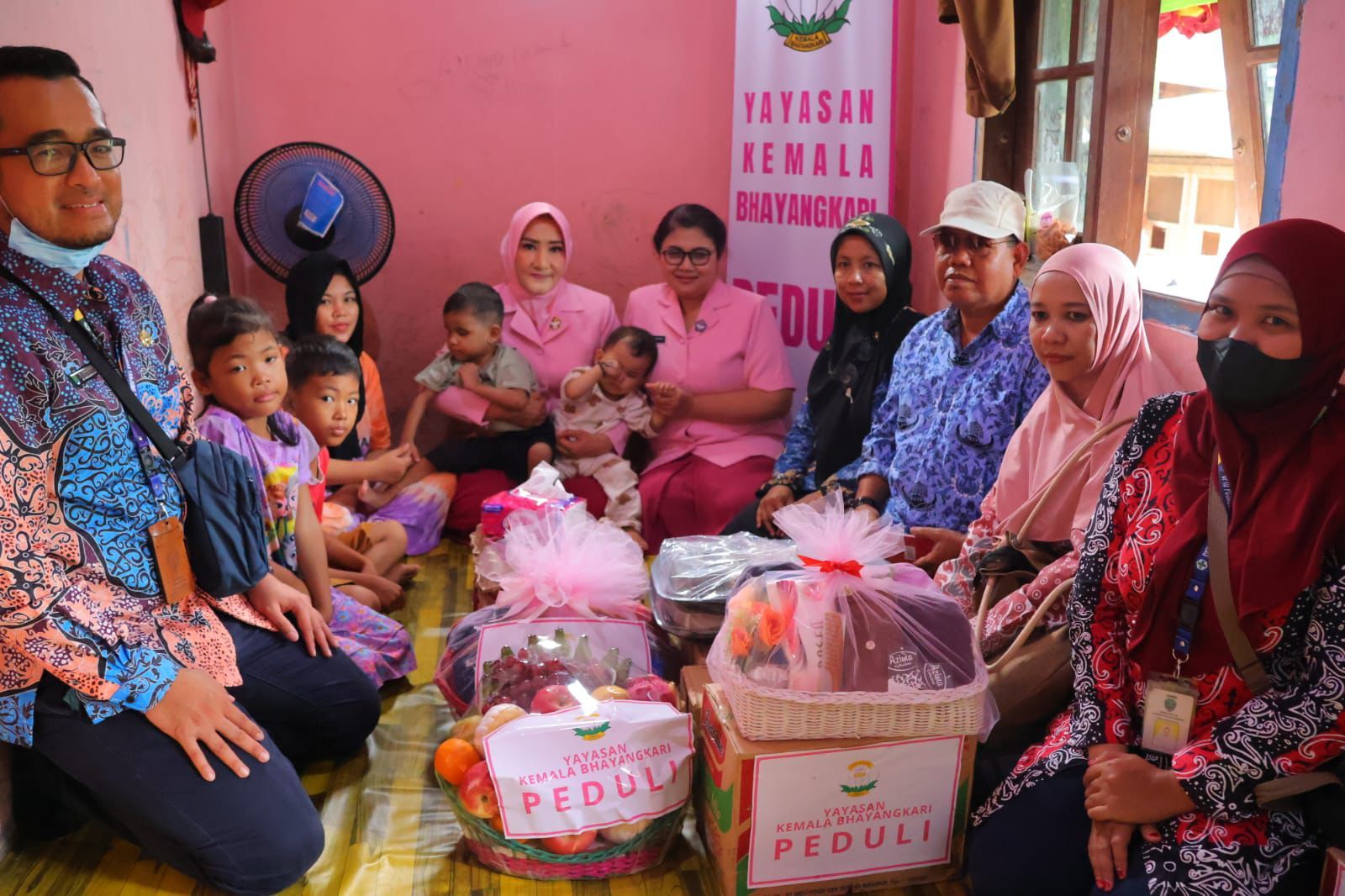 YKB Kaltara Ulurkan Tangan untuk Dua Anak Tunanetra di Tanjung Palas