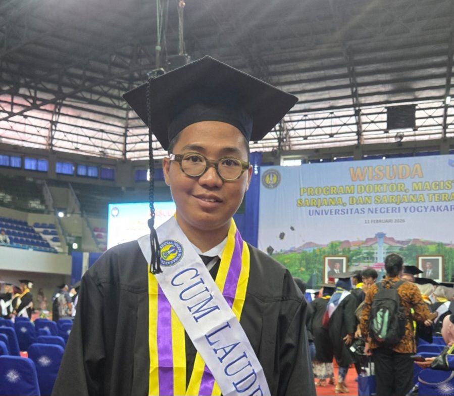 Kisah Muis Dela Wisudawan UNY, Penyandang Autisme-Bipolar Bisa Cumlaude IPK Sempurna