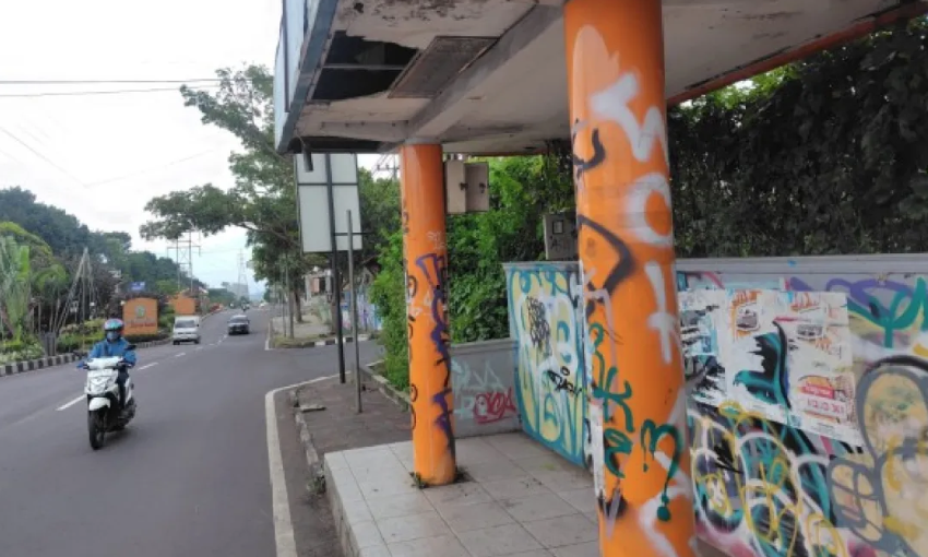 Lima Halte di Kota Batu Rusak Parah, Warga Desak Pemerintah Segera Revitalisasi