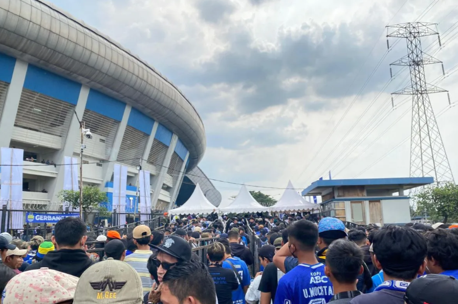 Kepolisian Resor Kota Besar Bandung Kerahkan 2.285 Personel Amankan Laga Persib Bandung vs Madura United FC