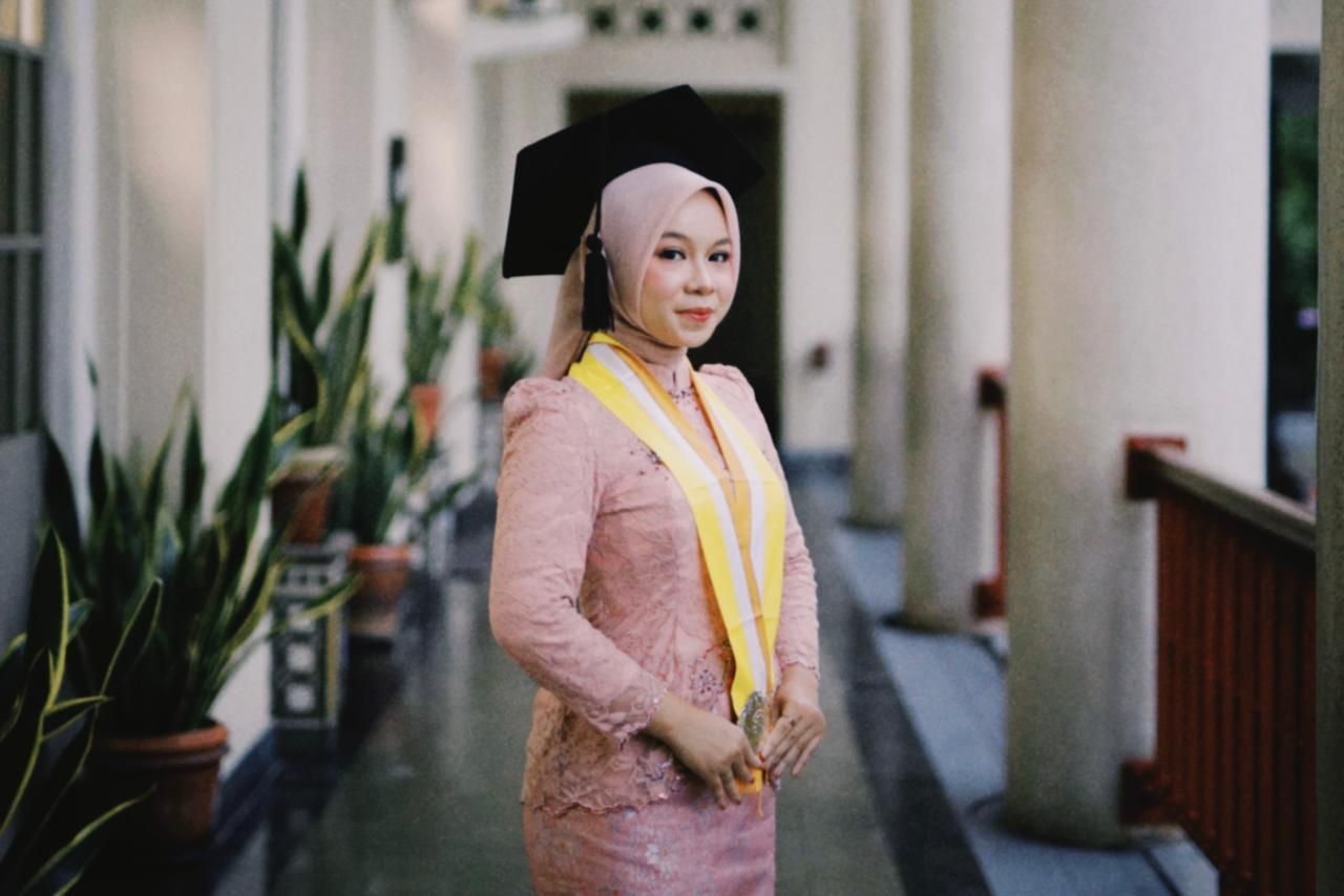 Jadi Wisudawan Termuda, Cerita Tiara Lulus Sarjana Kedokteran Gigi UGM di Usia 20 Tahun : Ambisi Itu Penting Tapi Harus Seimbang