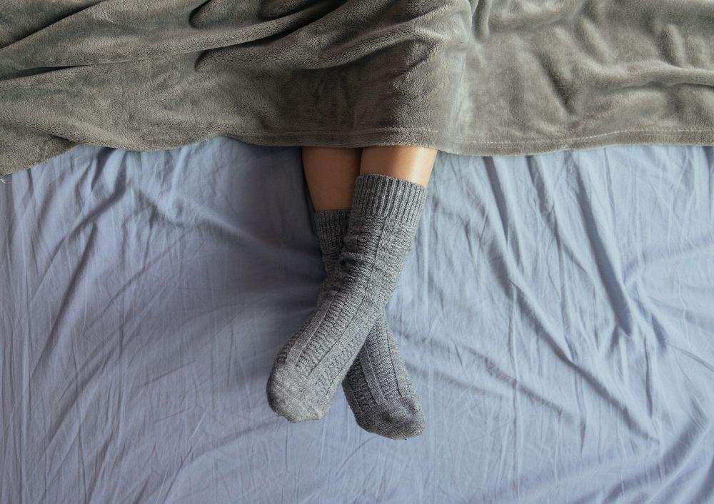 Manfaat Tak Terduga Tidur Pakai Kaos Kaki, dari Bikin Cepat Ngantuk hingga Bantu Orgasme