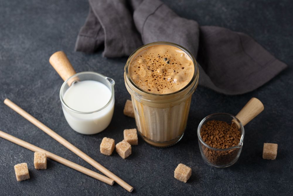 Viral Kopi Susu Gula Aren Disebut Bisa Picu Diabetes dan Sakit Ginjal, Benarkah?