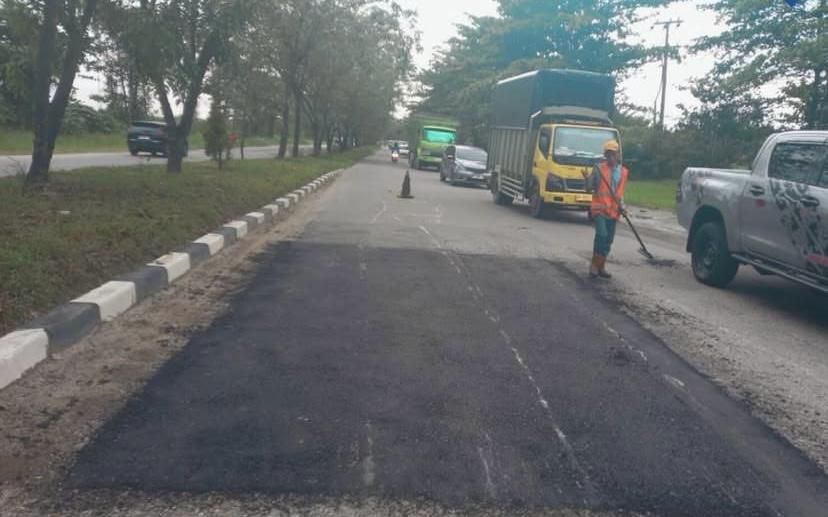 Ironi Riau Penghasil Minyak, Jalan Memalukan: Tambal Sulam Jadi Solusi