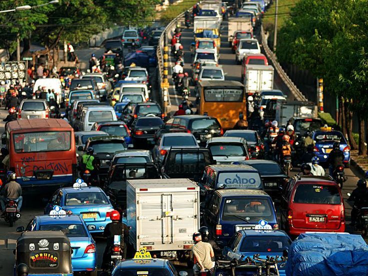 Hindari Macet Parah! Pantau Lokasi Padat Kendaraan di Jalur Lintas Jambi