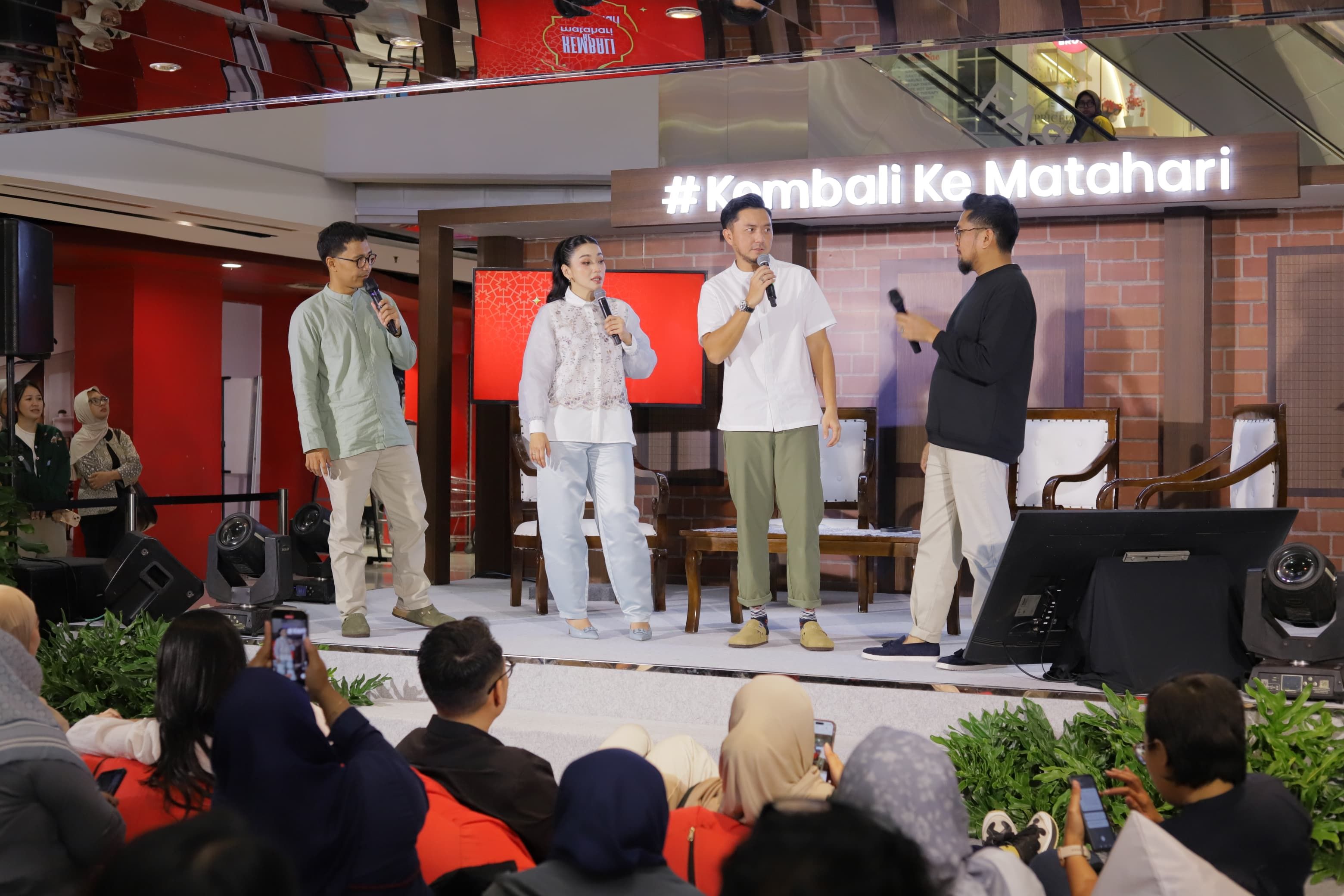 Koleksi Pilihan Hesti Purwadinata dan Ananda Omesh Sambut Tradisi Lebaran Keluarga Indonesia di Matahari