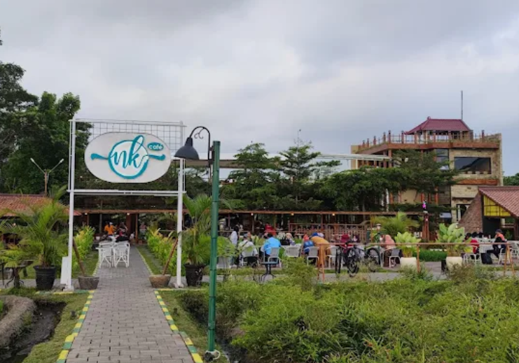 NK Cafe Malang, Sensasi Kuliner di Tengah Sawah yang Bikin Pikiran Lebih Rileks