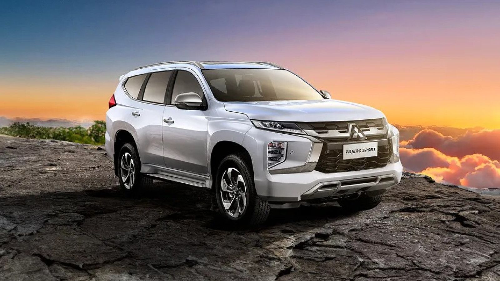 Mitsubishi Pajero Sport: Keunggulan Mesin 4N15 yang Mampu Bersaing dengan Fortuner