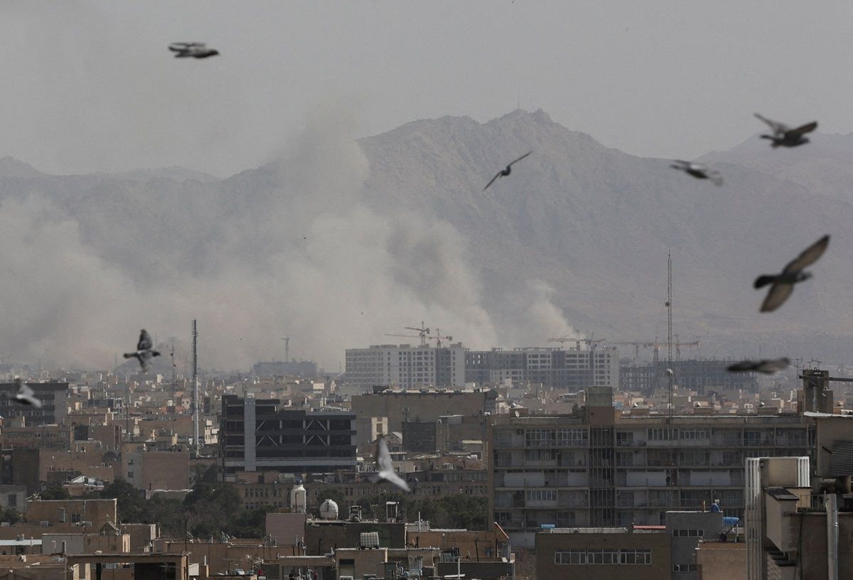 Balas Agresi Israel, Iran Kirim Serangan Roket Pertama