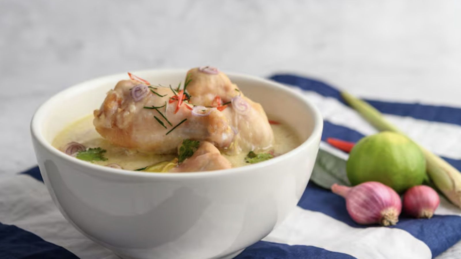 Membuat Kaldu Ayam Sehat di Rumah dengan Bahan Alami