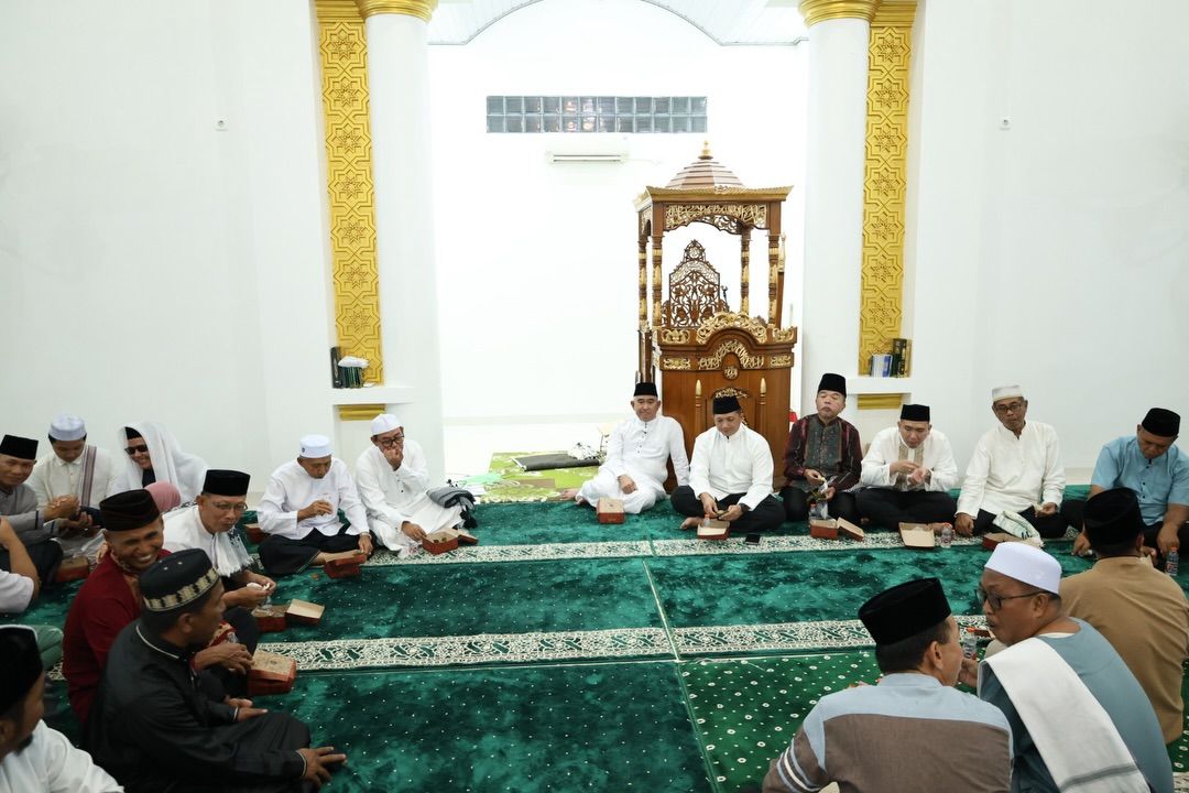 Safari Ramadan di Al Madaniyah, Wali Kota Khairul Ajak Warga Makmurkan Masjid