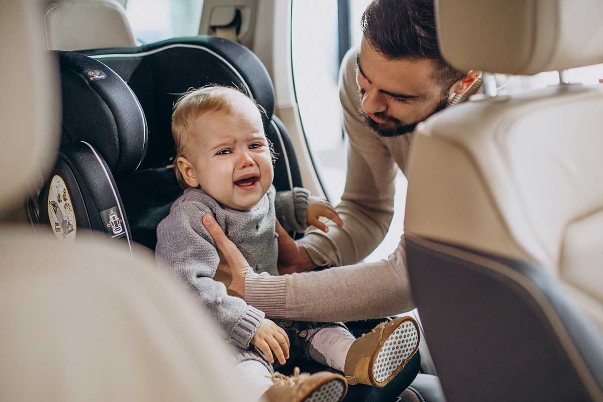 7 Tips Membawa Bayi Bepergian Jauh Naik Mobil Anti Rewel