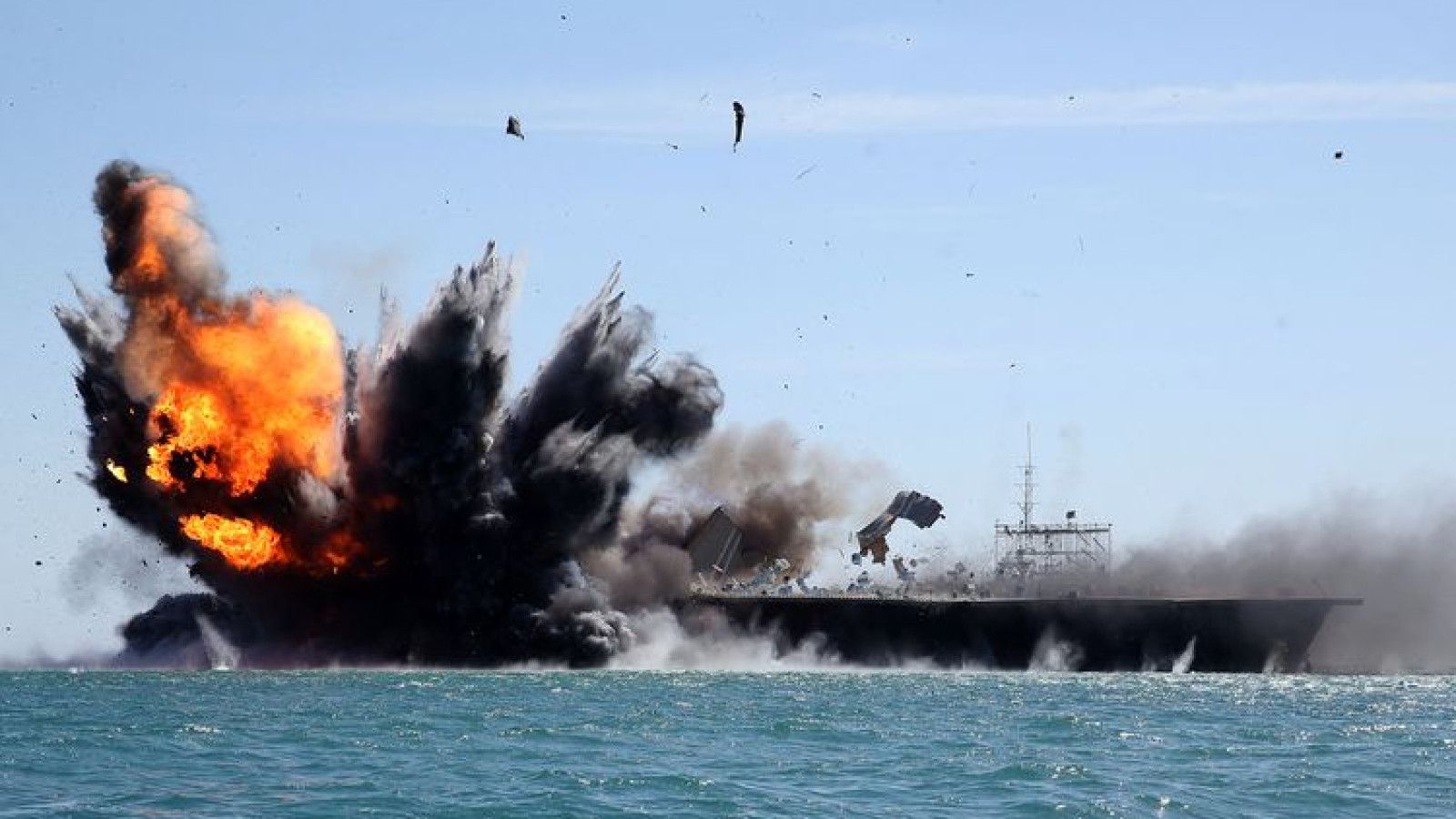 Ketegangan Memuncak di Selat Hormuz: Serangan Kapal dan Keamanan Energi Global Terancam