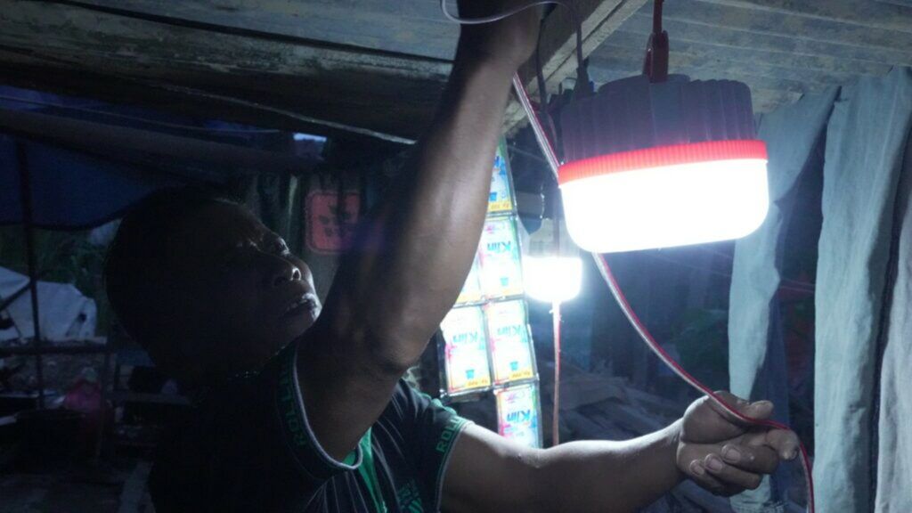 Kisah Kuli Panggul Kayu di Tenda Pengungsian saat Ramadan: Tak Sebahagia Tahun Lalu