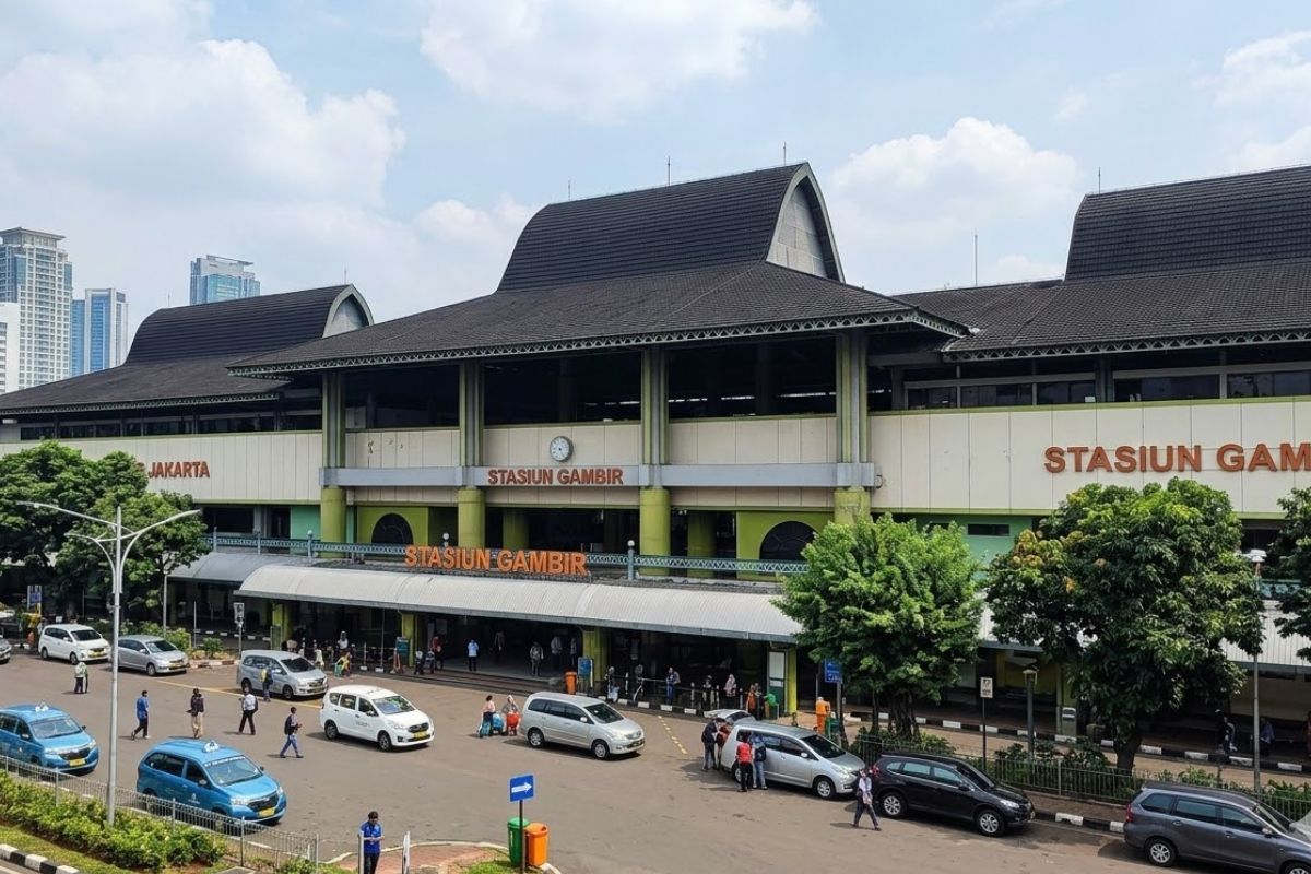 Mengapa Kereta Jarak Jauh Berhenti di Stasiun Gambir? Cek Fakta dan Sejarah Panjangnya di Sini