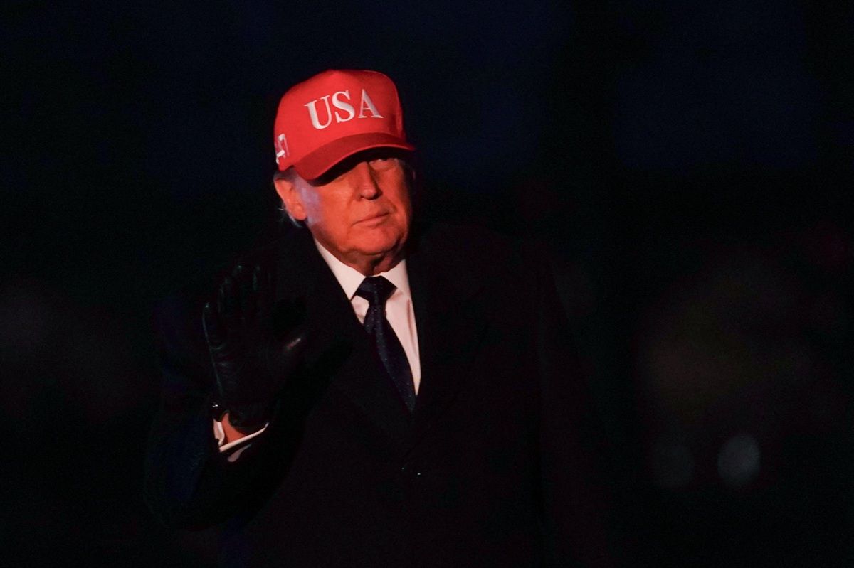 Donald Trump Tegaskan AS akan Serang Iran hingga Empat Pekan ke Depan