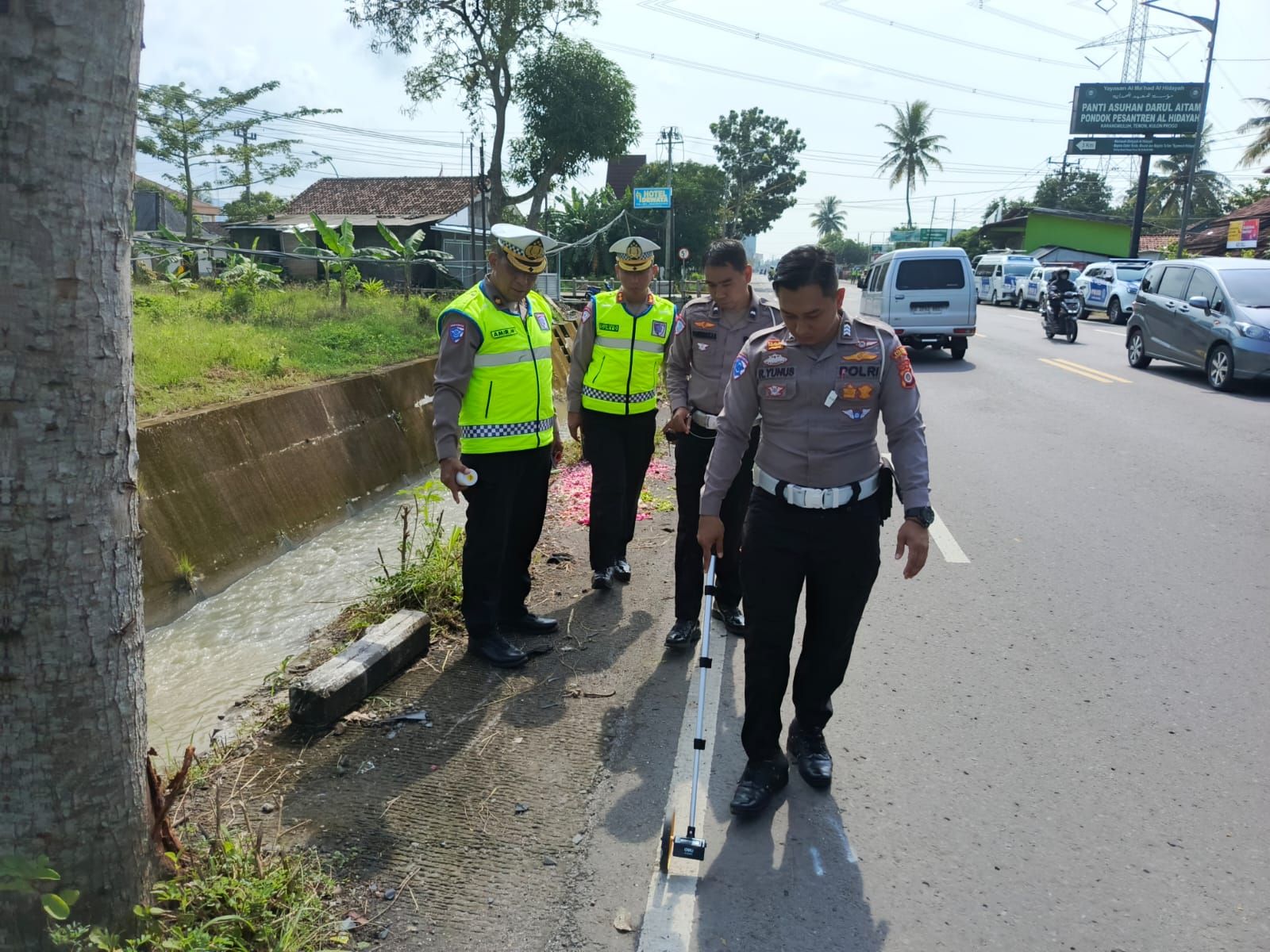 Laka Maut Kulon Progo : Istri Bos Rokok Tewas, Suami Kritis dan 2 Orang dirawat Intensif