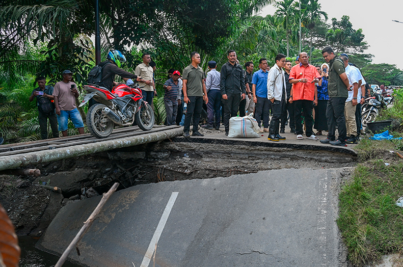 Ruas Jembatan Merah–Muarasoma dan Lubukpakam Segera Diperbaiki