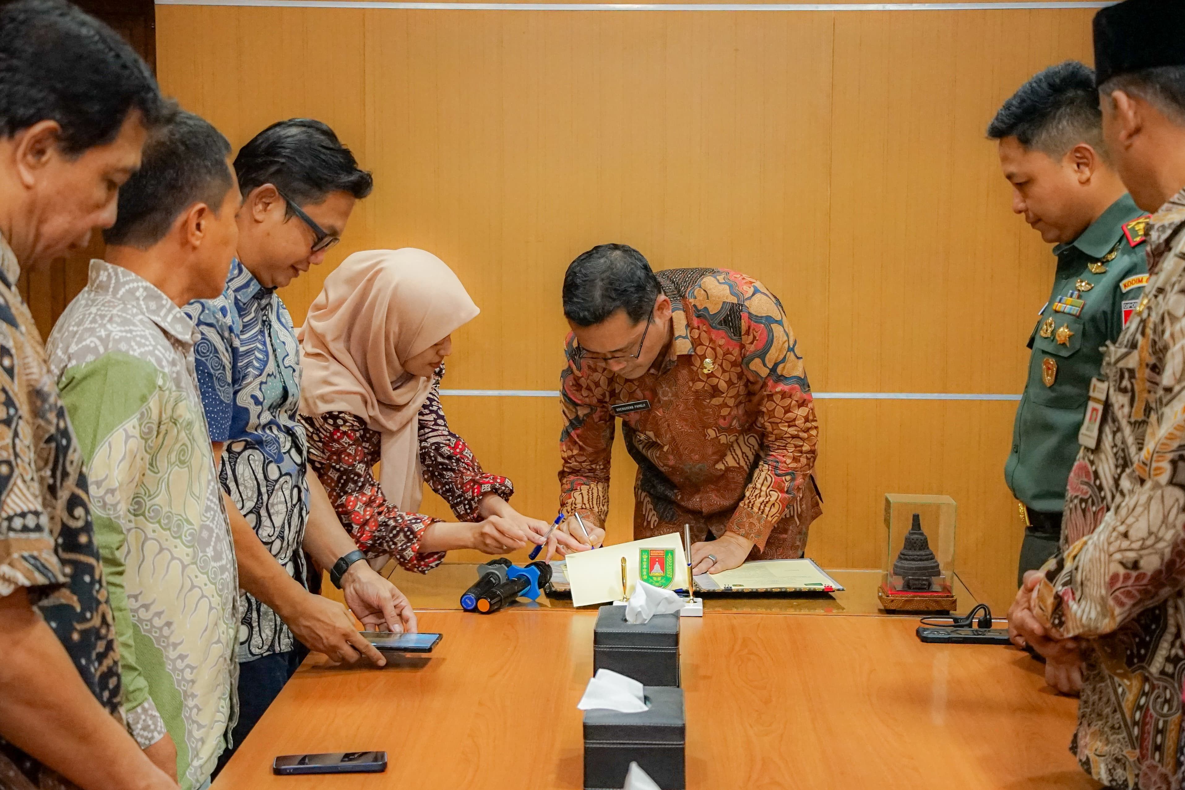 Pemkab Magelang Jalin Kerja Sama Kembangkan Sentra Sapi Perah di Dataran Tinggi
