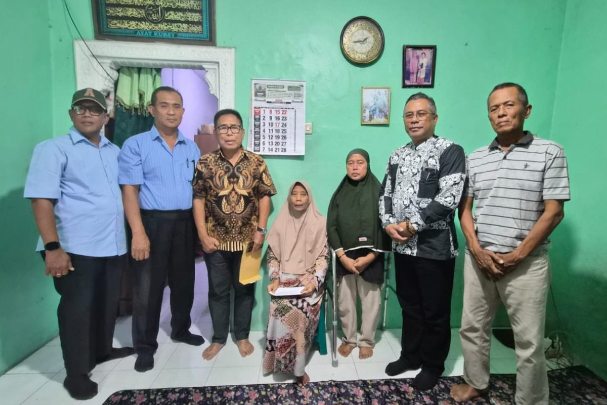 Harapan Baru bagi Penderita Diabetes, Yayasan Ubaya Salurkan Bantuan Kaki Palsu Pertama Kalinya