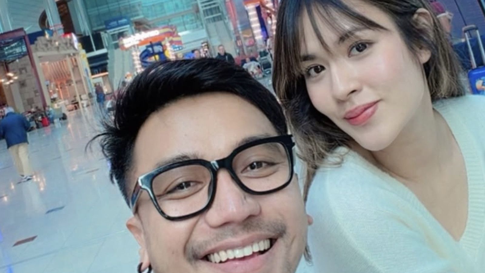 Momen Tegang Raisa dan Bubah Alfian di Bandara Dubai Saat Ketegangan Global Meningkat