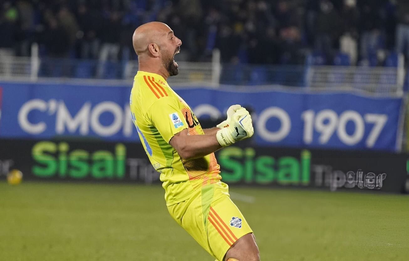 Nggak Cuma Jago Bikin Penyelamatan, Ini 5 Kiper dengan Assist Terbanyak di Dunia