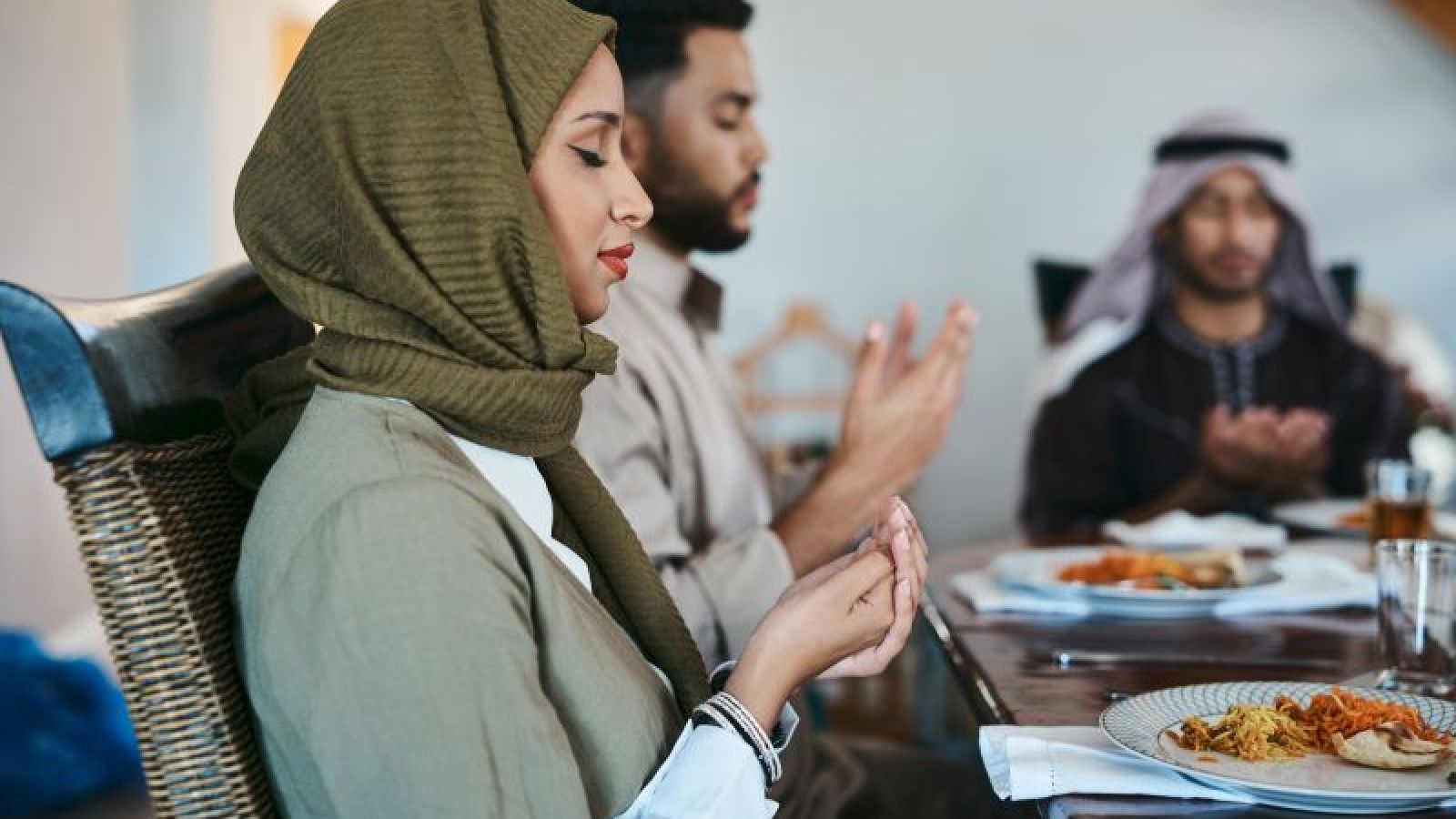 Strategi Cerdas Mengatur Porsi Makanan Saat Berbuka Puasa