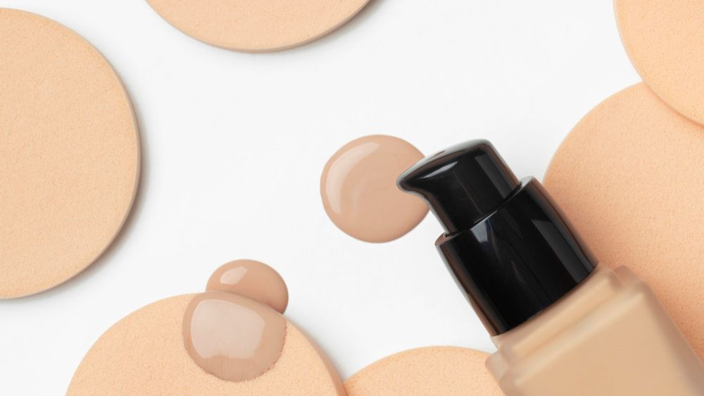 Perbedaan Cushion dan Foundation, Mana yang Lebih Cocok untuk Kamu?