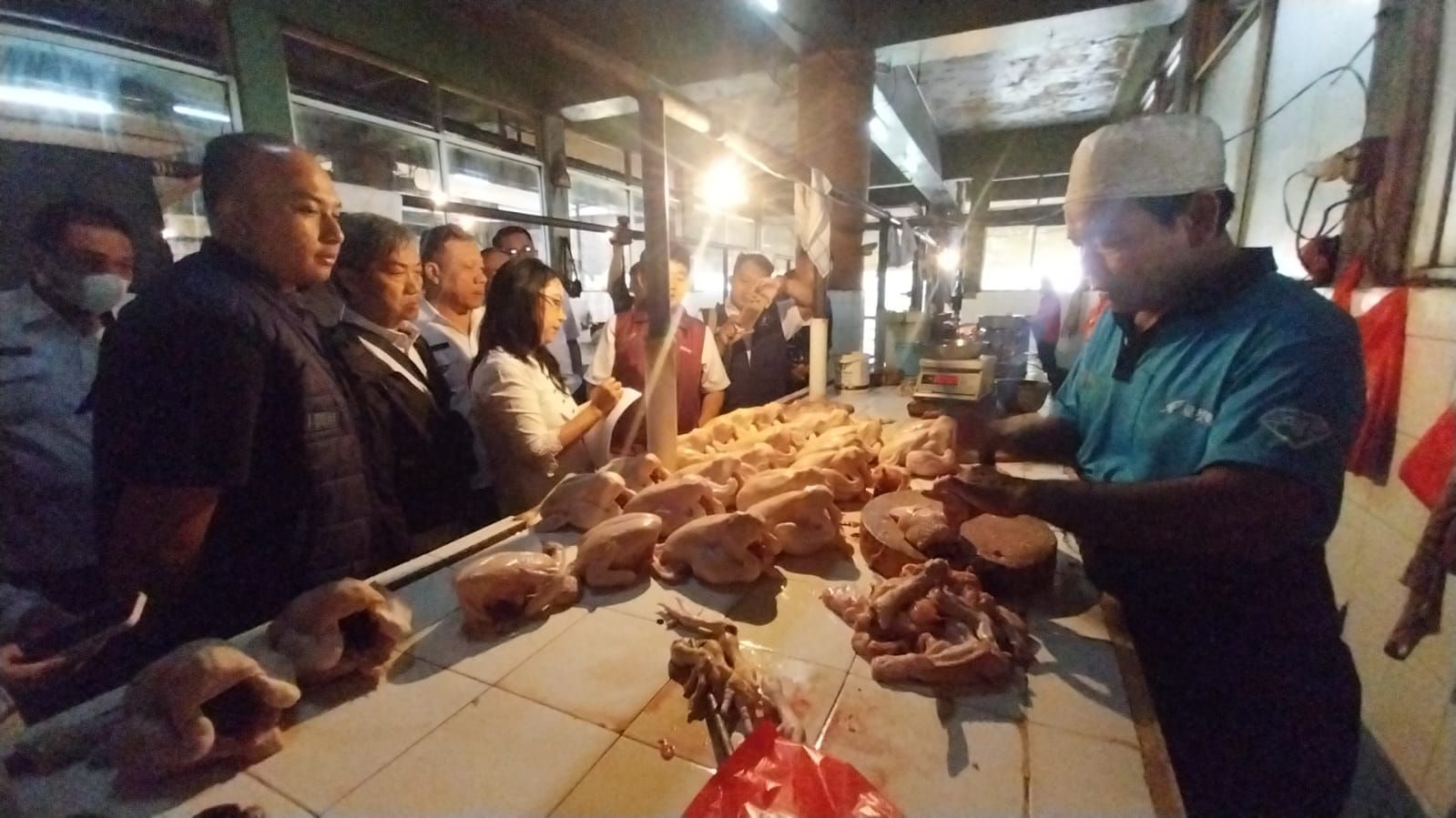 Cek Harga dan Stok di Pasar Jakbar, Satgas Saber Tegur Pedagang Jual Bapokting di Atas Acuan