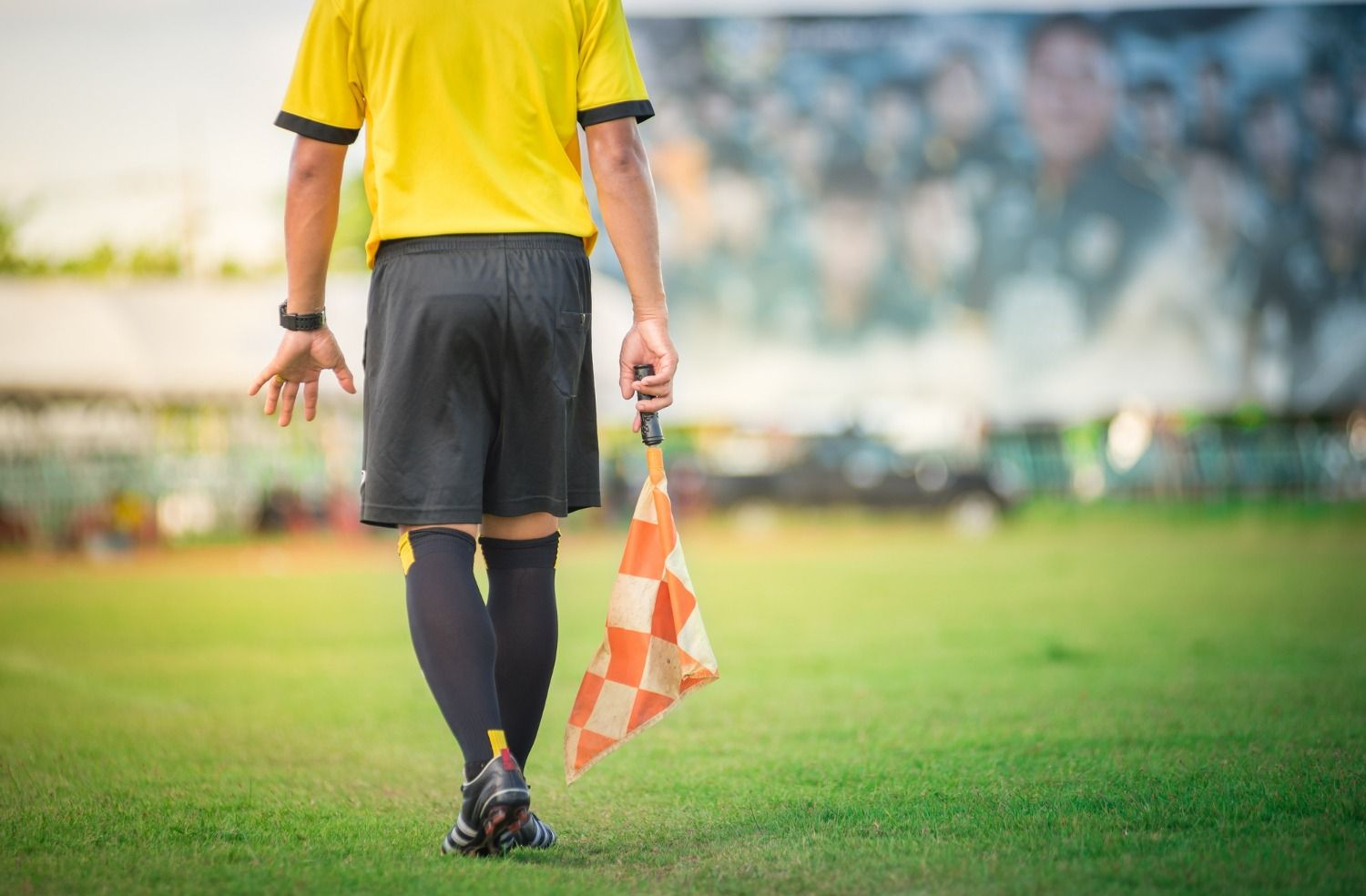 Berapa Jumlah Wasit dalam Pertandingan Sepak Bola? Ini Penjelasannya Menurut FIFA dan IFAB