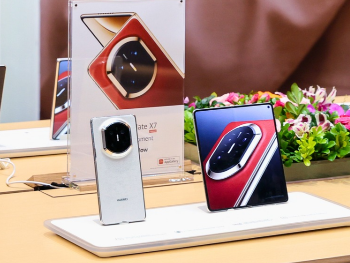 HUAWEI Mate X7 Masuk Indonesia, HP Lipat Pertama yang Gak Takut Hujan