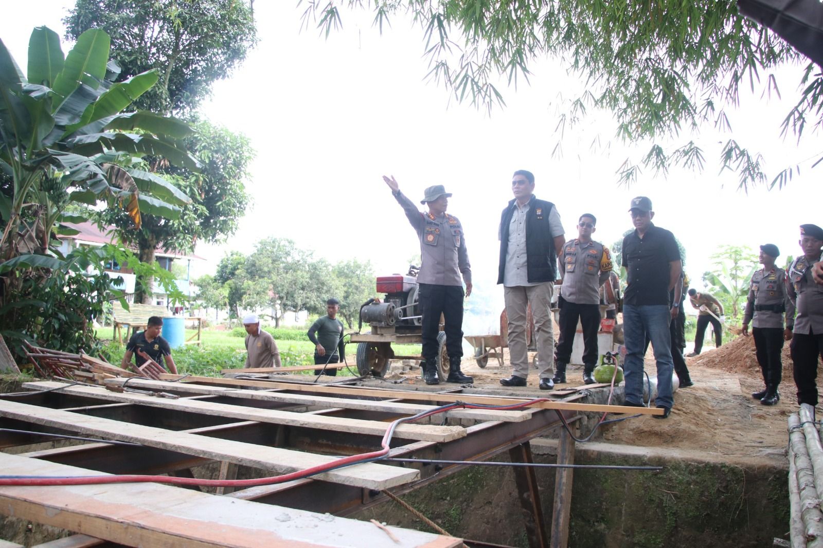 Kapolda Kaltara Turun Langsung Awasi Proyek Jembatan Pelajar di Gang Saromase