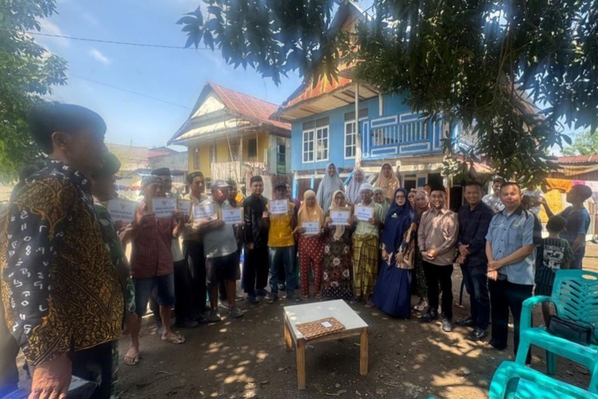 Pemprov Sulsel Salurkan Bantuan untuk Korban Puting Beliung di Takalar, 9 Rumah Warga Rusak