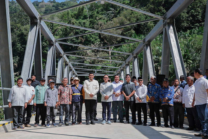 Bobby Nasution Resmikan Jembatan Aek Sipange, Akses Desa di Tapsel Kian Terbuka