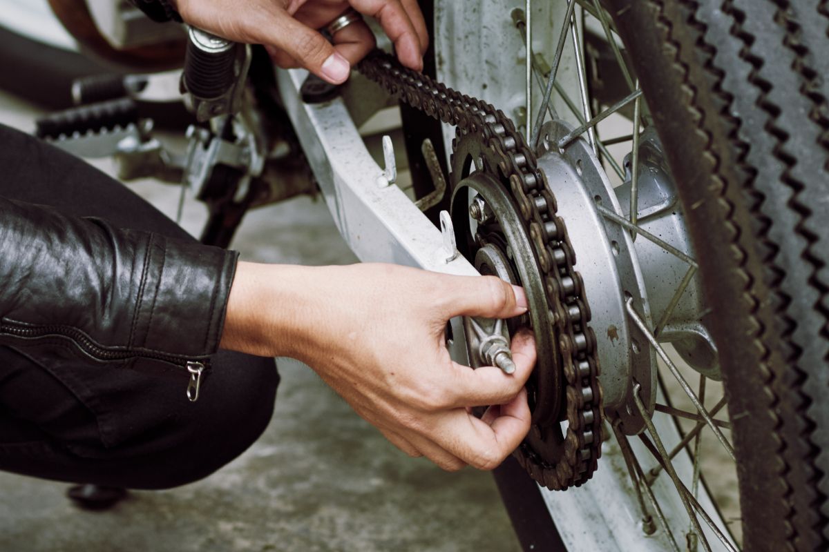Penyebab Rantai Motor Kendor dan Cara Mengatasinya Agar Awet Kembali!