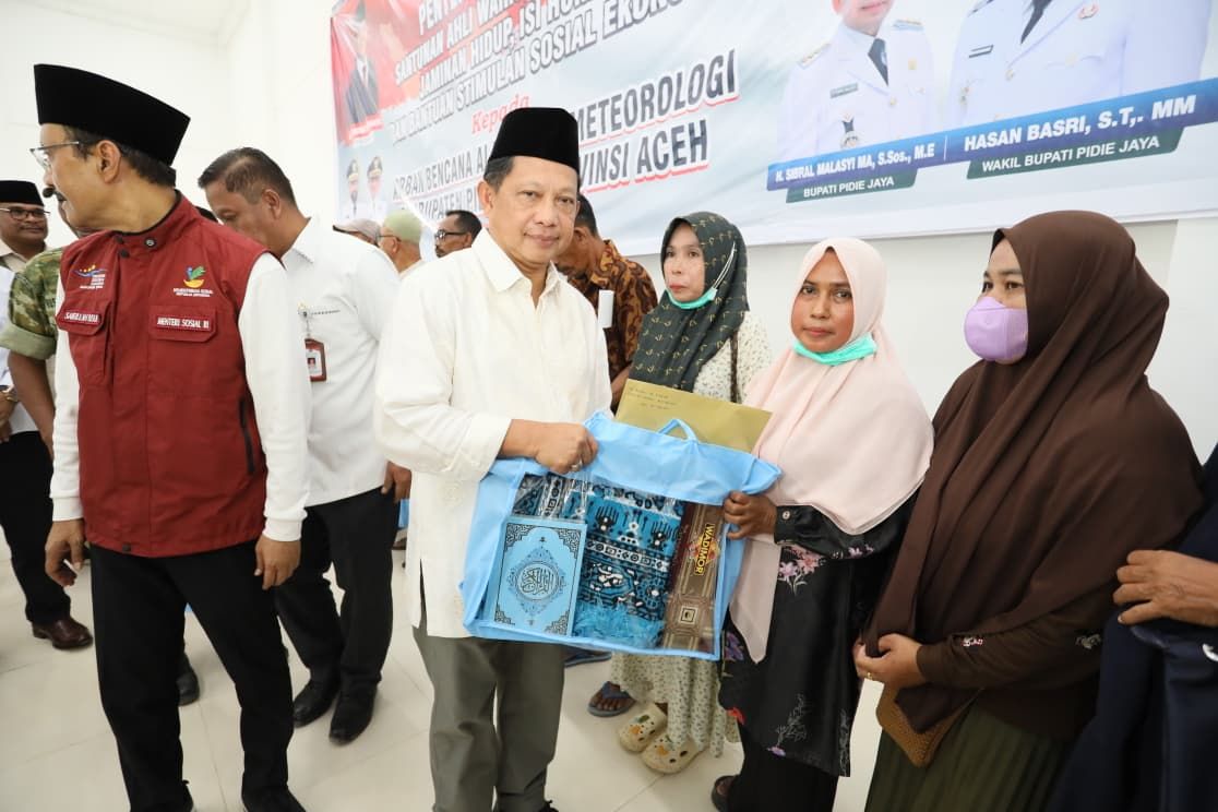 Semarakkan Ramadan, Kasatgas Tito Salurkan Bantuan untuk Korban Bencana di Pidie Jaya