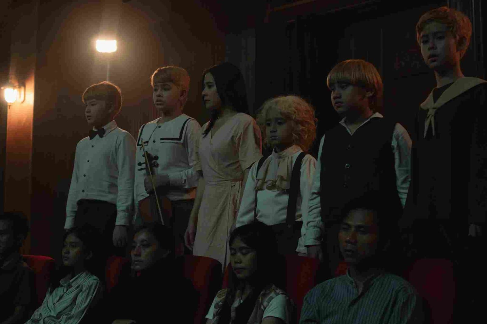 Road to Danur: The Last Chapter , Risa Saraswati Napak Tilas 10 Tahun Kisah Danur di Bandung