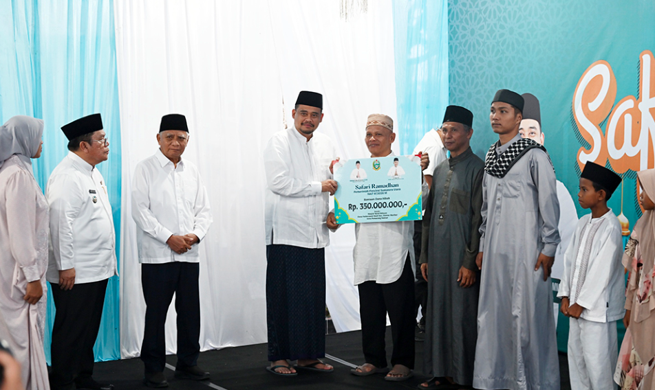 Safari Ramadan di Pematangsiantar, Bobby Nasution Serahkan Hibah Rp350 Juta untuk Masjid