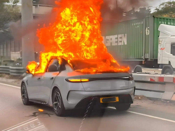 BYD Seal Terbakar di Hong Kong, Baterai Tetap Aman?