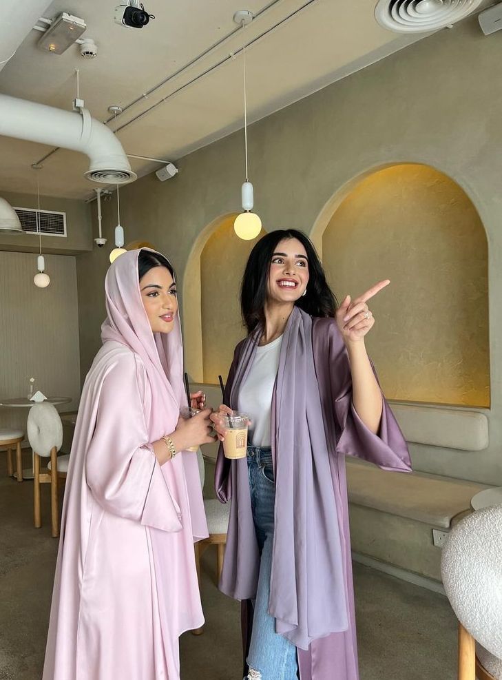 Tren Warna Baju Lebaran 2026: Pesona Lavender Soft dan Blue Aura yang Elegan