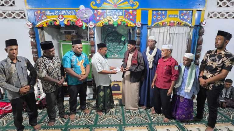 Safari Ramadan Bintuni Dimulai, Wabup Joko Lingara Kunjungi Distrik Tomu