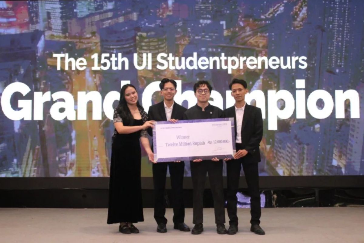 Kalahkan Ratusan Tim, Mahasiswa Vokasi UI Ciptakan SmartMeet AI Inovasi Pengatur Rapat yang Canggih