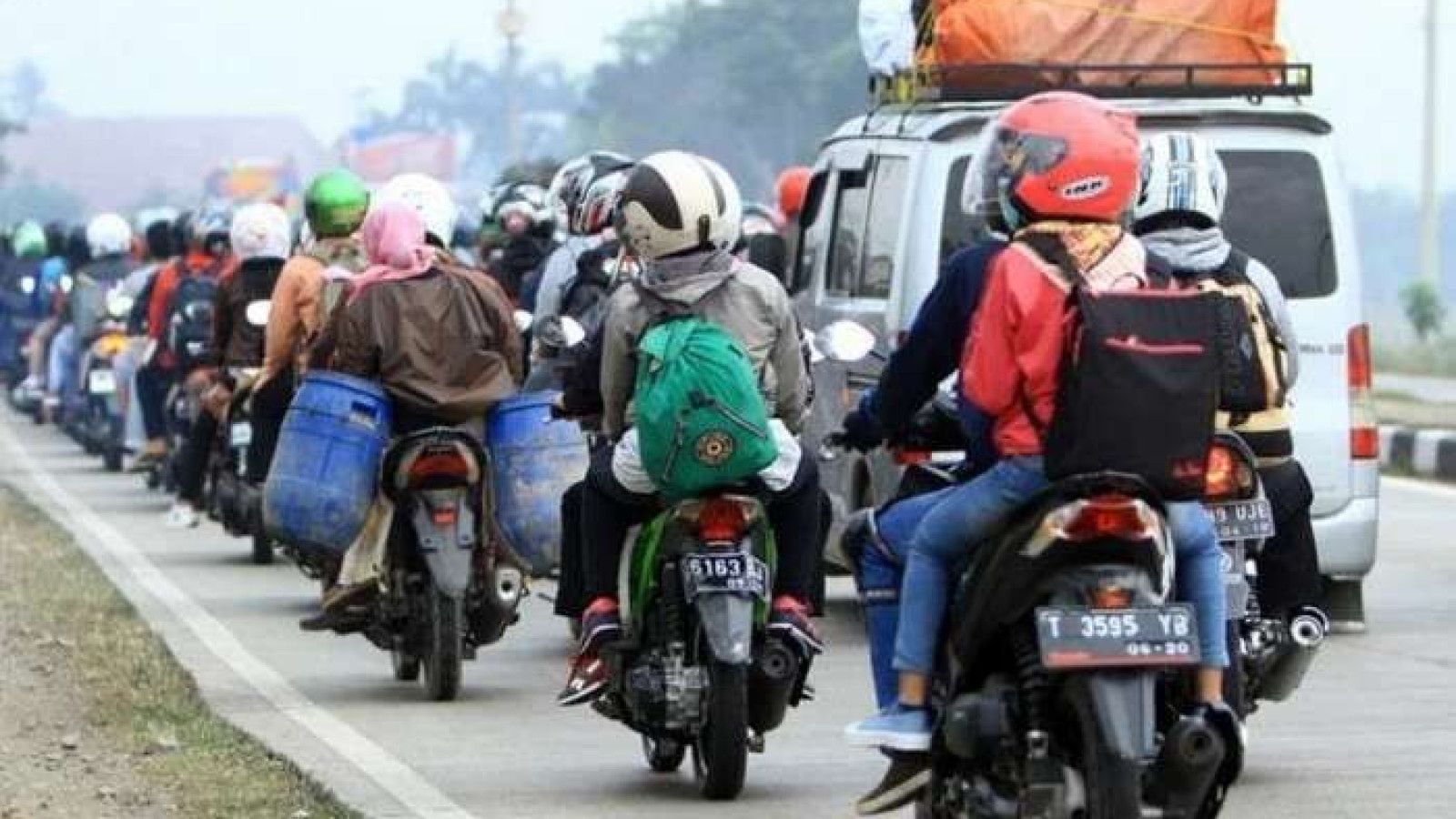 Tips Aman Mudik dengan Sepeda Motor Tanpa Barang Berlebihan