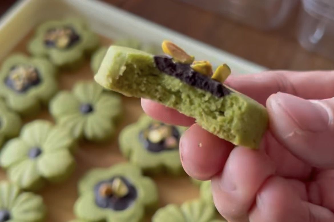 Matcha Choco Pistachio Cookies: Resep Kue Kering Kekinian yang Lagi Hits