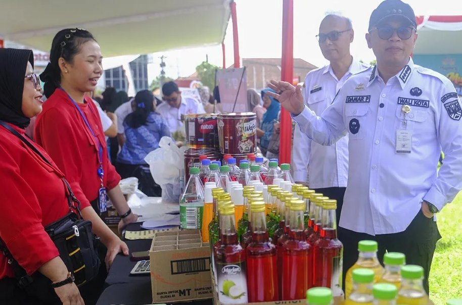 Pasar Murah dan Bazar UMKM di Alun-Alun Magelang Bantu Warga Penuhi Kebutuhan Lebaran