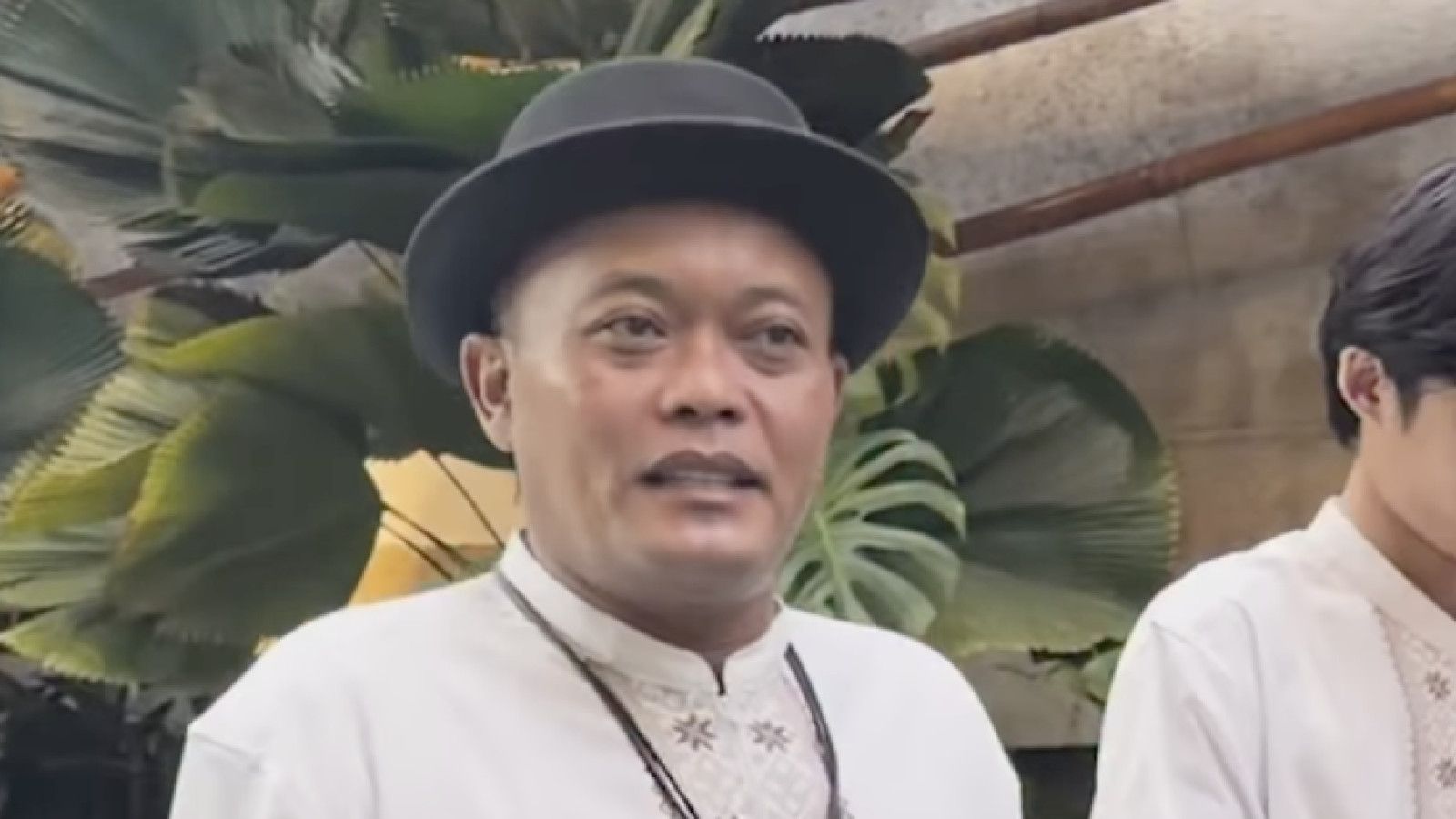 Sule Minta Maaf Usai Buat Kontroversi di Rumah Duka Vidi Aldiano